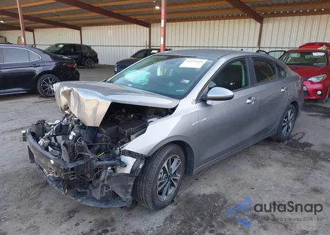2024 Kia Forte Lxs z USA, uszkodzony, nr VIN 3KPF24AD1RE752338